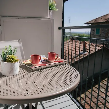 Tra Maggiore E D'orta Terra *