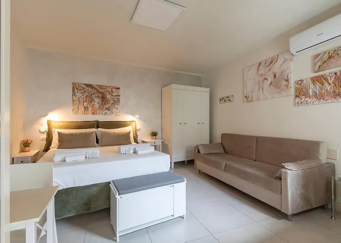 Tra Maggiore E D'orta Terra