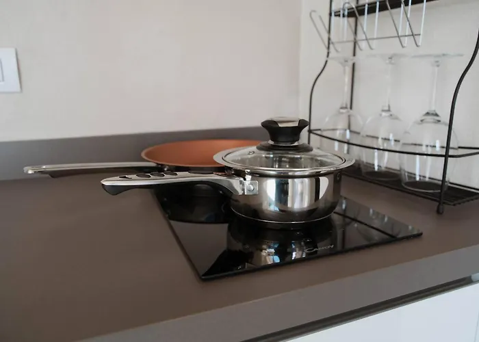 Tra Maggiore E D'orta Terra *