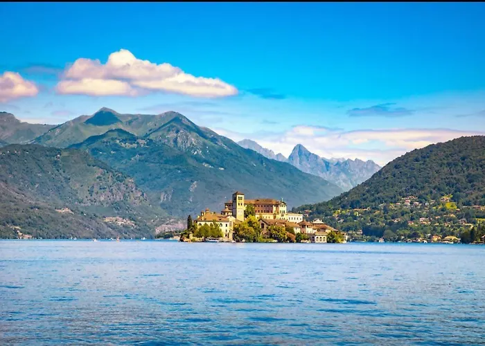 Tra Maggiore E D'orta Terra * Colazza